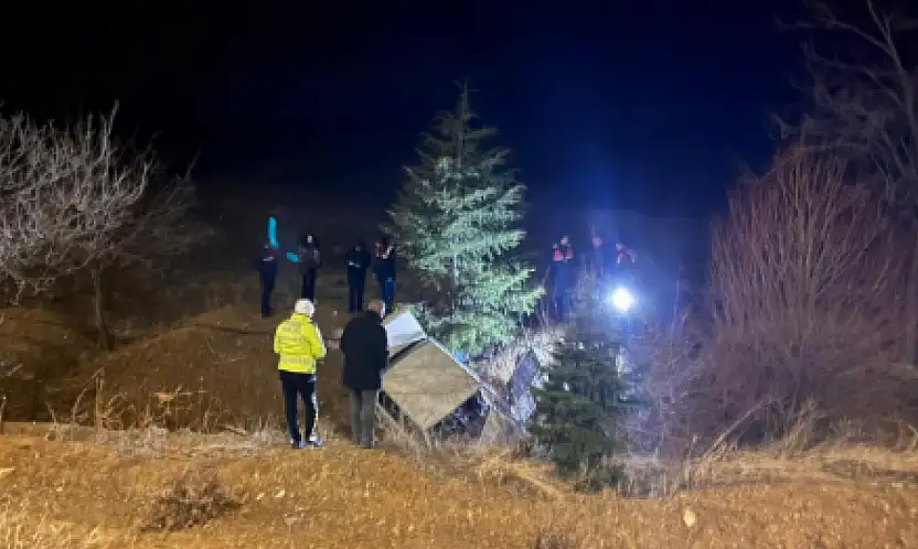 Konya'da yaban hayvanına çarpan otomobil şarampole yuvarlandı: Sürücüden acı haber!