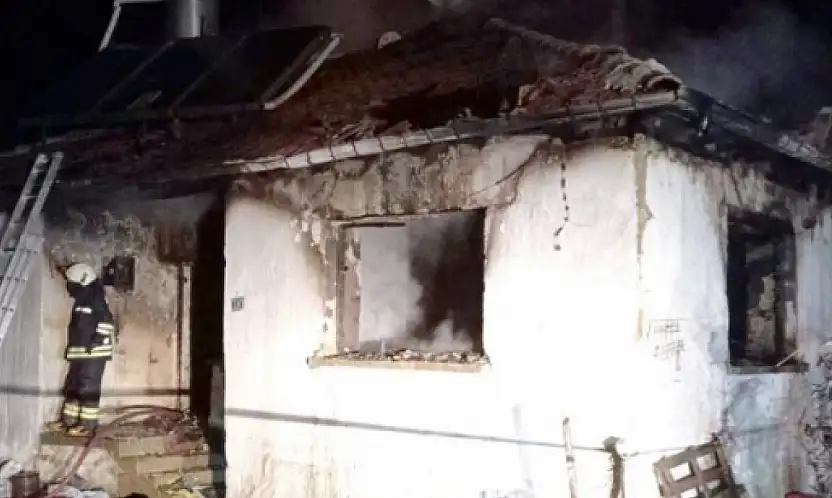 Konya'da yürek yakan son: Annesini kurtarmak için alevlere daldı! Hayatını kaybetti