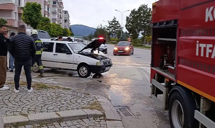 Konya'da yürekler ağza geldi! Seyir halindeki otomobil alev aldı