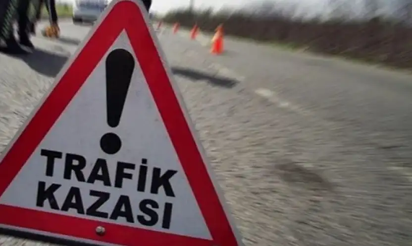 Konya'da yürekler ağza geldi: TIR ile traktör çarpıştı!