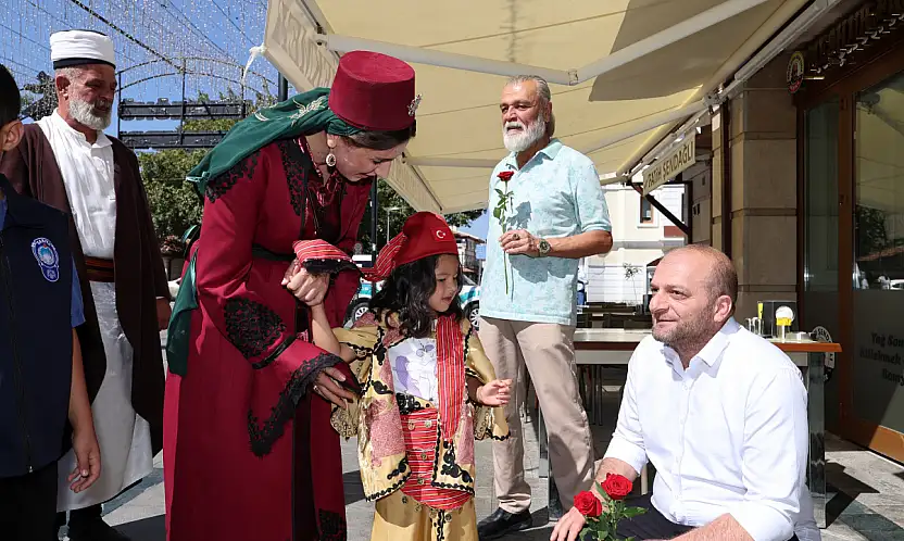 Konya'da zabıtalardan 200. yıla özel renkli kutlama