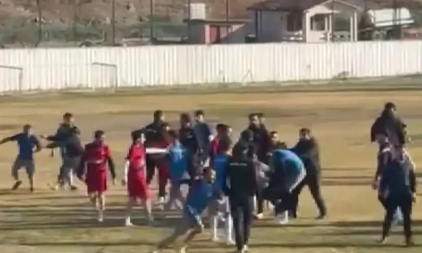 Konya'daki maçta ortalık savaş alanına döndü: 5 yaralı!