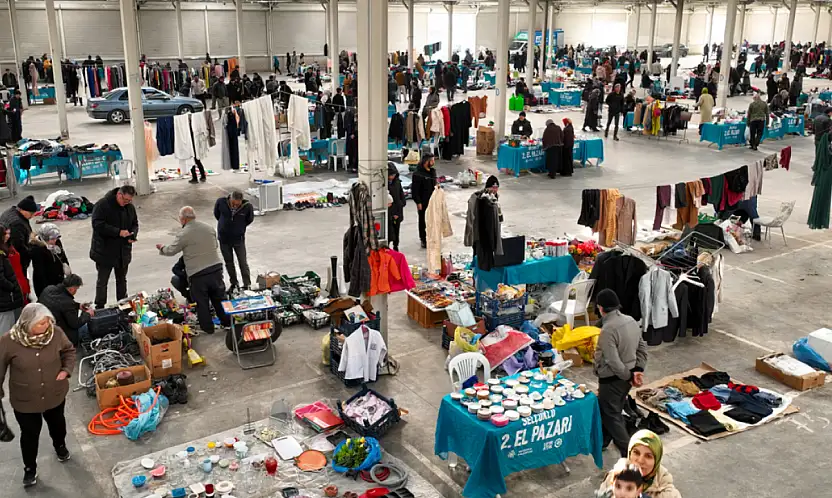 Konya'daki o pazarda her şey yarı fiyatına!