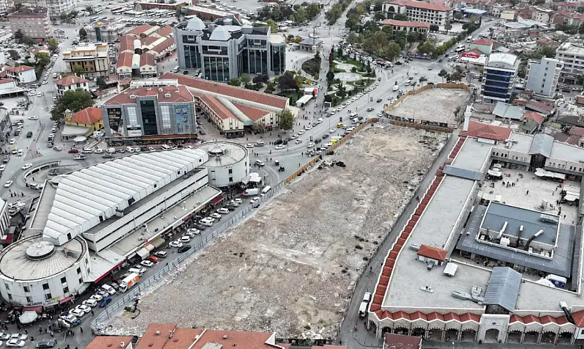 Konya'daki tarihi çarşıda ikinci etap yıkım çalışması tamamlandı!