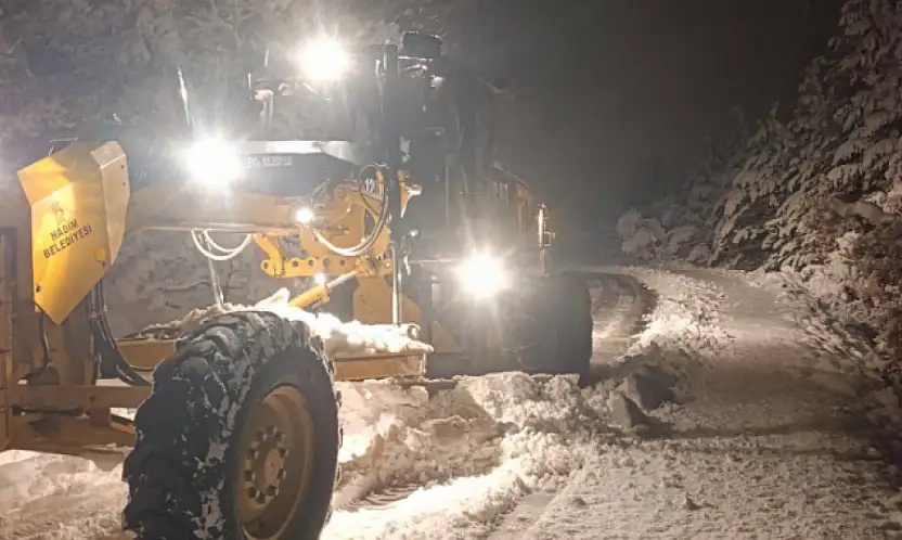 Konya'nın 2 ilçesine lapa lapa kar yağıyor!