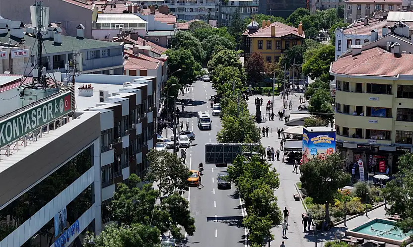 Konya'nın en yoğun caddesi yenilendi