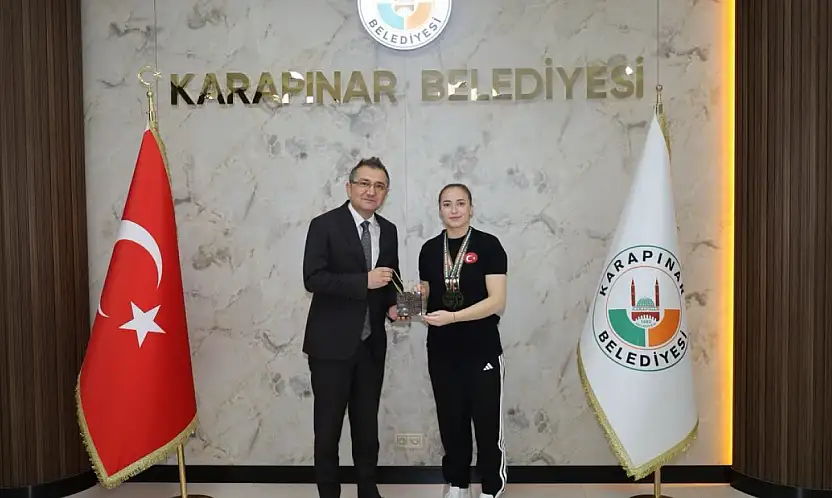 Konya'nın gururu Hatice Karagöz Avrupa dönüşü belediyede ağırlandı