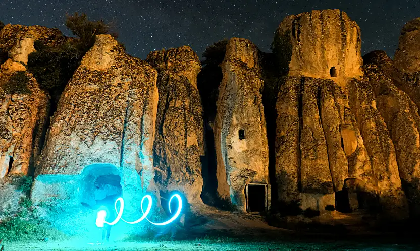 Konya'nın Kapadokya'sında gece büyüsü