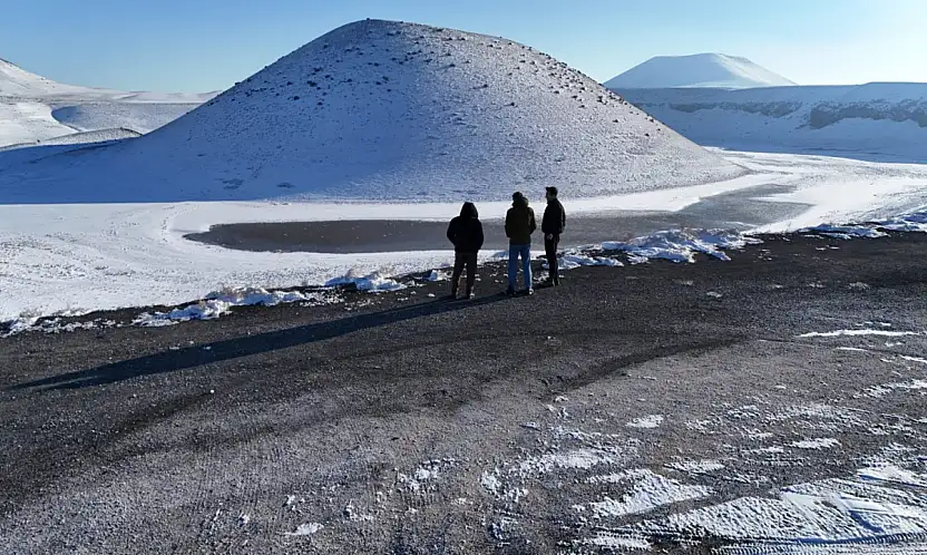 Konya'nın nazar boncuğu, beyaz gelinliğini giydi