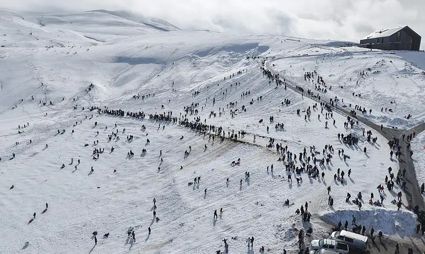 Konyalılar buraya akın ediyor! Adeta dolup taştı... Araba koyacak yer bulmakta zorlandılar