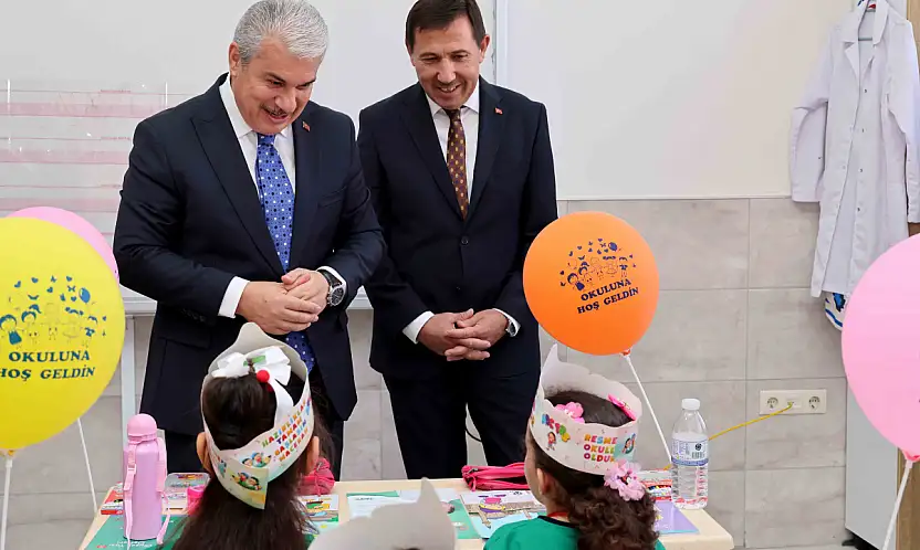  Konya protokolü sınıflara girdi: Vali Akın'dan öğrencilere ilk gün tavsiyesi