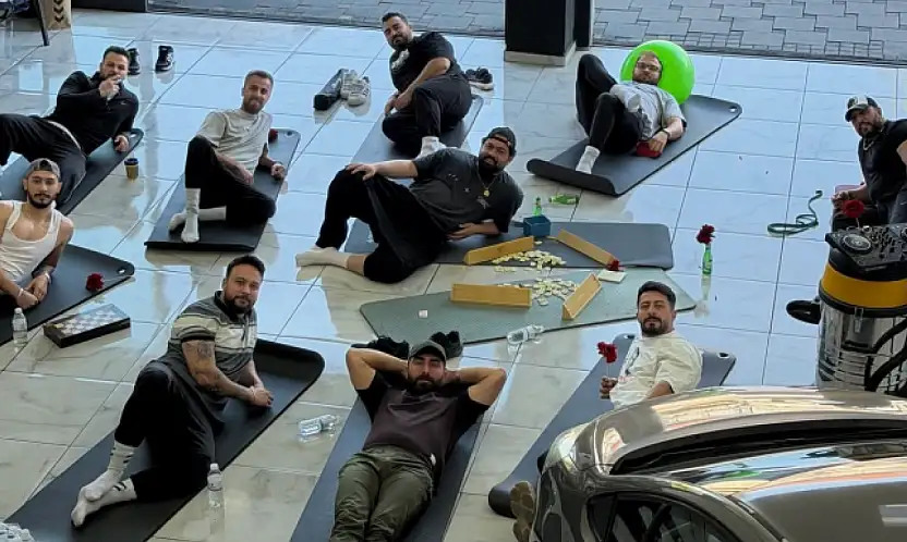 Konya sanayisinde alışılmışın dışında görüntüler: Ustalar işe yoga molası verdi