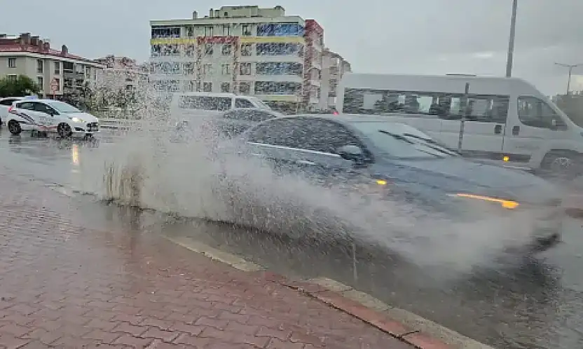 Konya'ya sağanak yağış uyarısı: Plan yapanlar önlem alın!