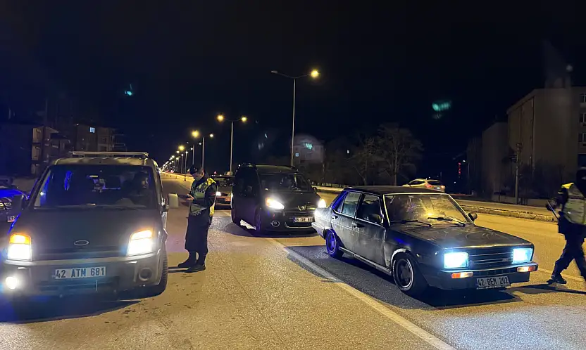 Konya yeni yıla güvenle girdi: Emniyet gece boyu denetimdeydi