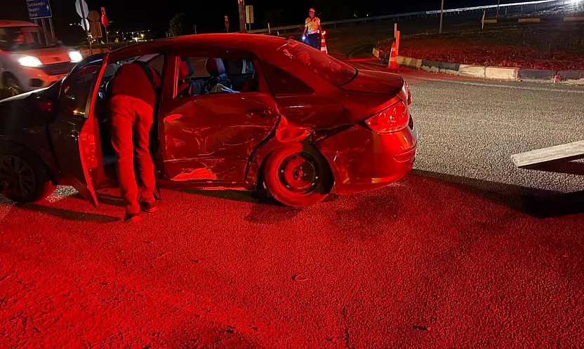 Konya yolunda iki otomobil çarpıştı: 4 yaralı