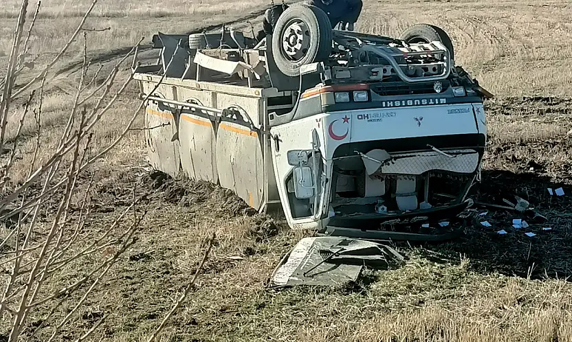 Konya yolunda kamyon şarampole uçtu: Sürücü yaralı