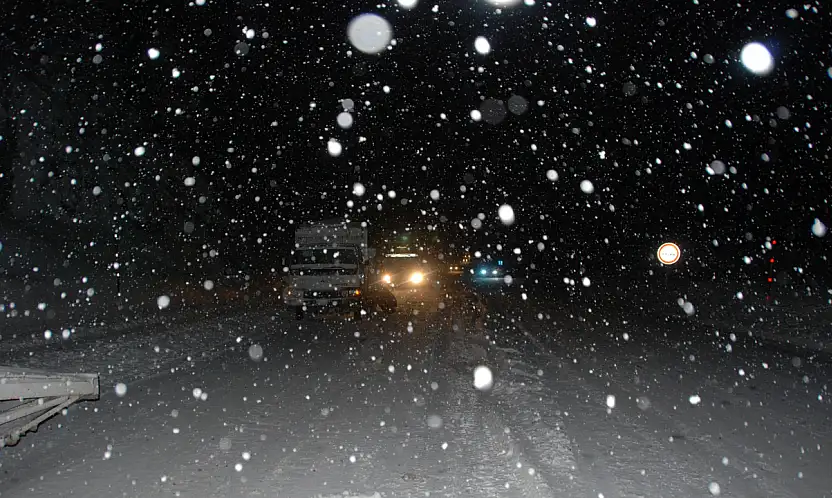 Konya yolunda kar etkili oldu: Alacabel beyaza büründü!
