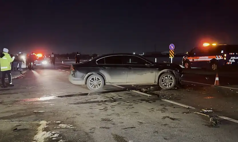 Konya yolunda korkutan kaza: Minibüs takla atıp şarampole devrildi