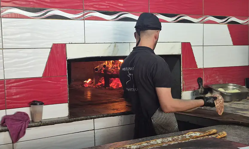 Konyalı usta 300 derecelik sıcağa meydan okuyor