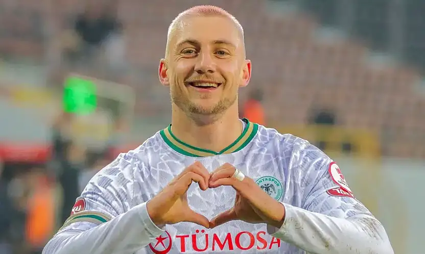 Konyaspor'da yıldız futbolcu takıma katıldı!