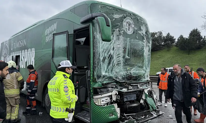 Konyaspor takım otobüsü kaza yaptı! 2 futbolcu yaralı