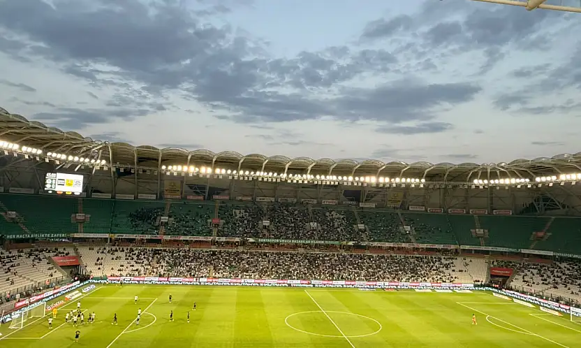 Medaş Konya Büyükşehir Stadyumu'nda mücadele başladı