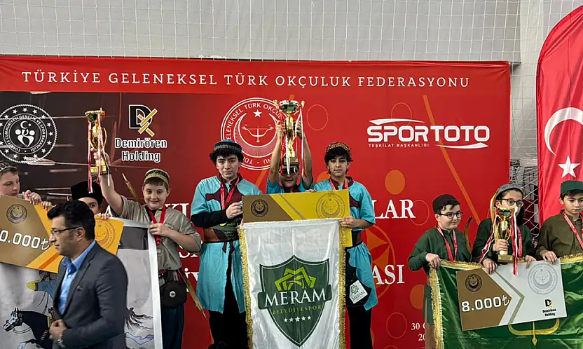Meramlı sporculardan Konya'ya çifte gurur