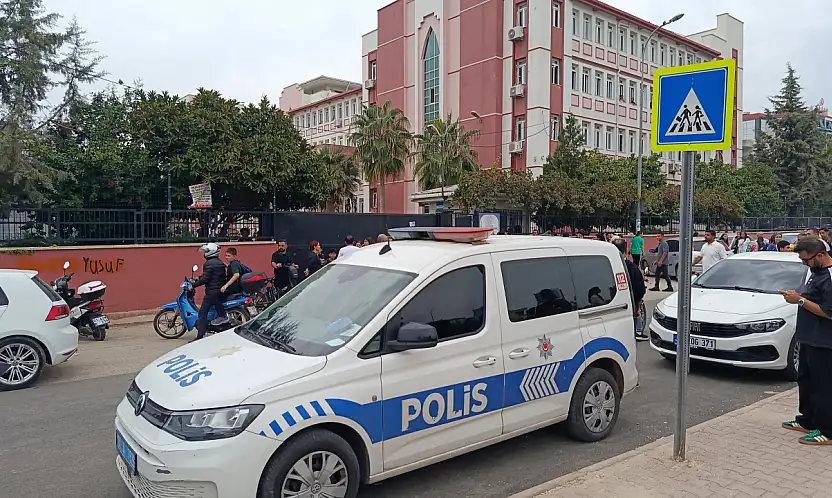 Okulda bıçaklı saldırı: Kız öğrenci yaralandı!
