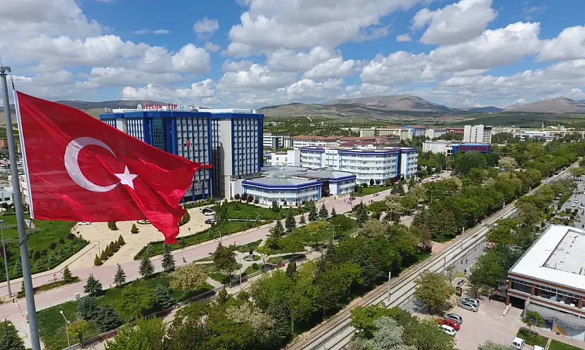 Selçuk Üniversitesi'nden YÖK raporunda büyük başarı
