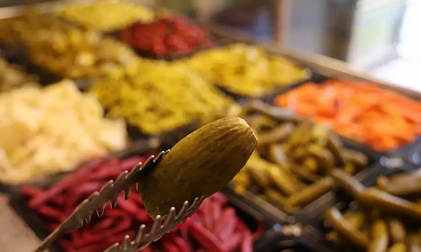 Sirkeyi de limonu da unutun! Konya'da eski usulle turşu böyle kuruluyor