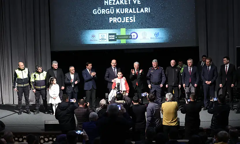 Trafikte saygı sanatla anlatıldı: Konya'da nezaket projesi ödüllendirildi