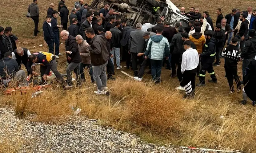 Van'daki zincirleme kazadan acı haber: Polis memuru Tayfun Akalan şehit oldu