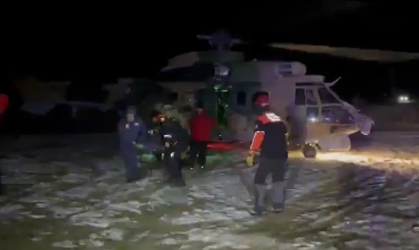 Zirvede kayboldular, Konya'dan gelen destekle kurtarıldılar