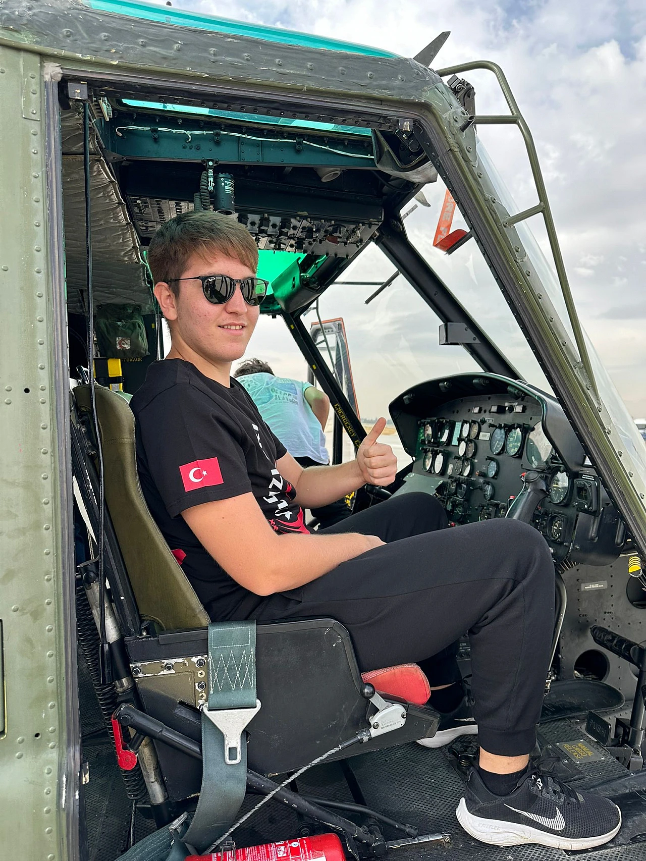 Cahit Zarifoğlu Anadolu Lisesi öğrencileri 3'üncü Ana Jet Üssü'nü