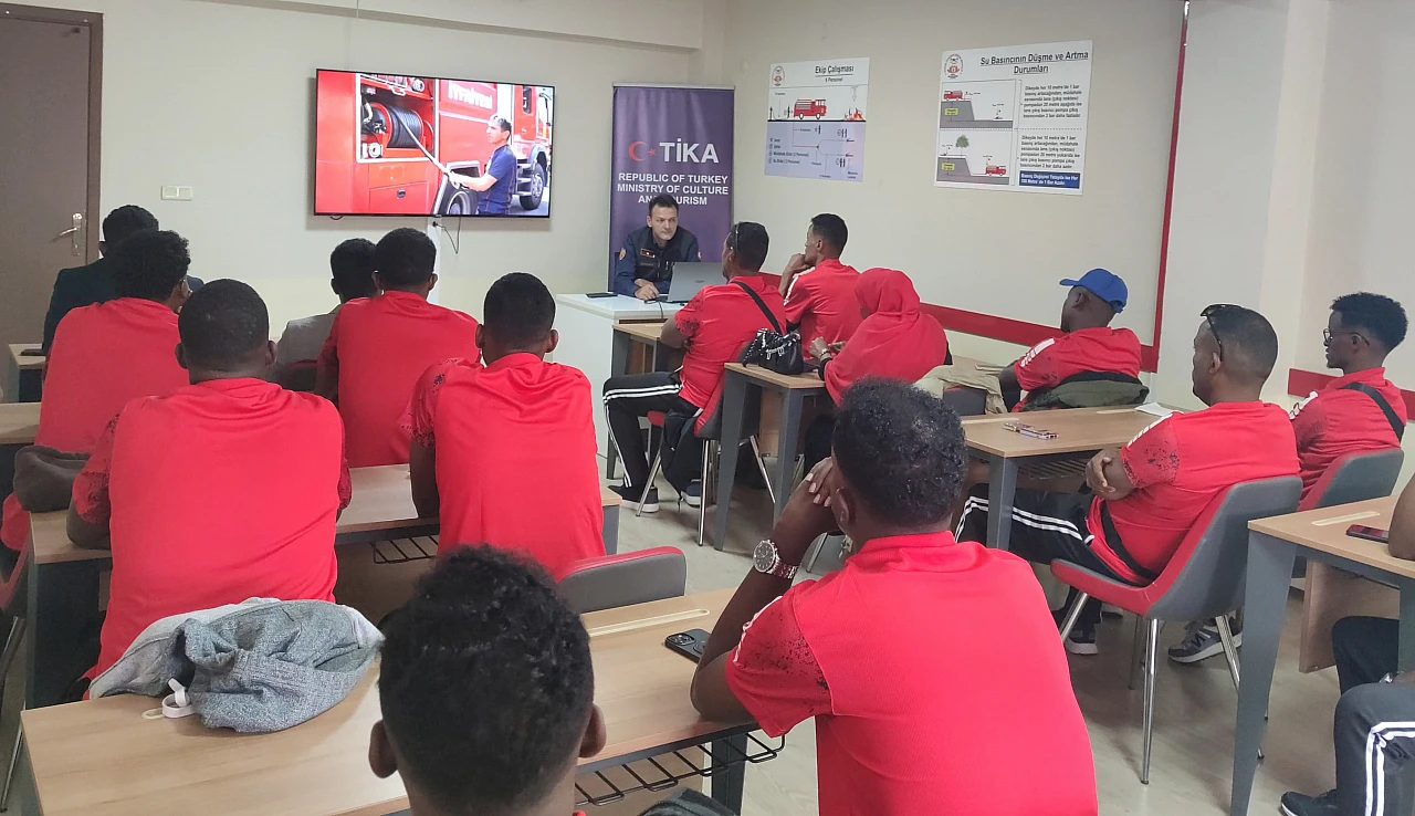 TİKA'dan Somalili itfaiyecilere eğitim