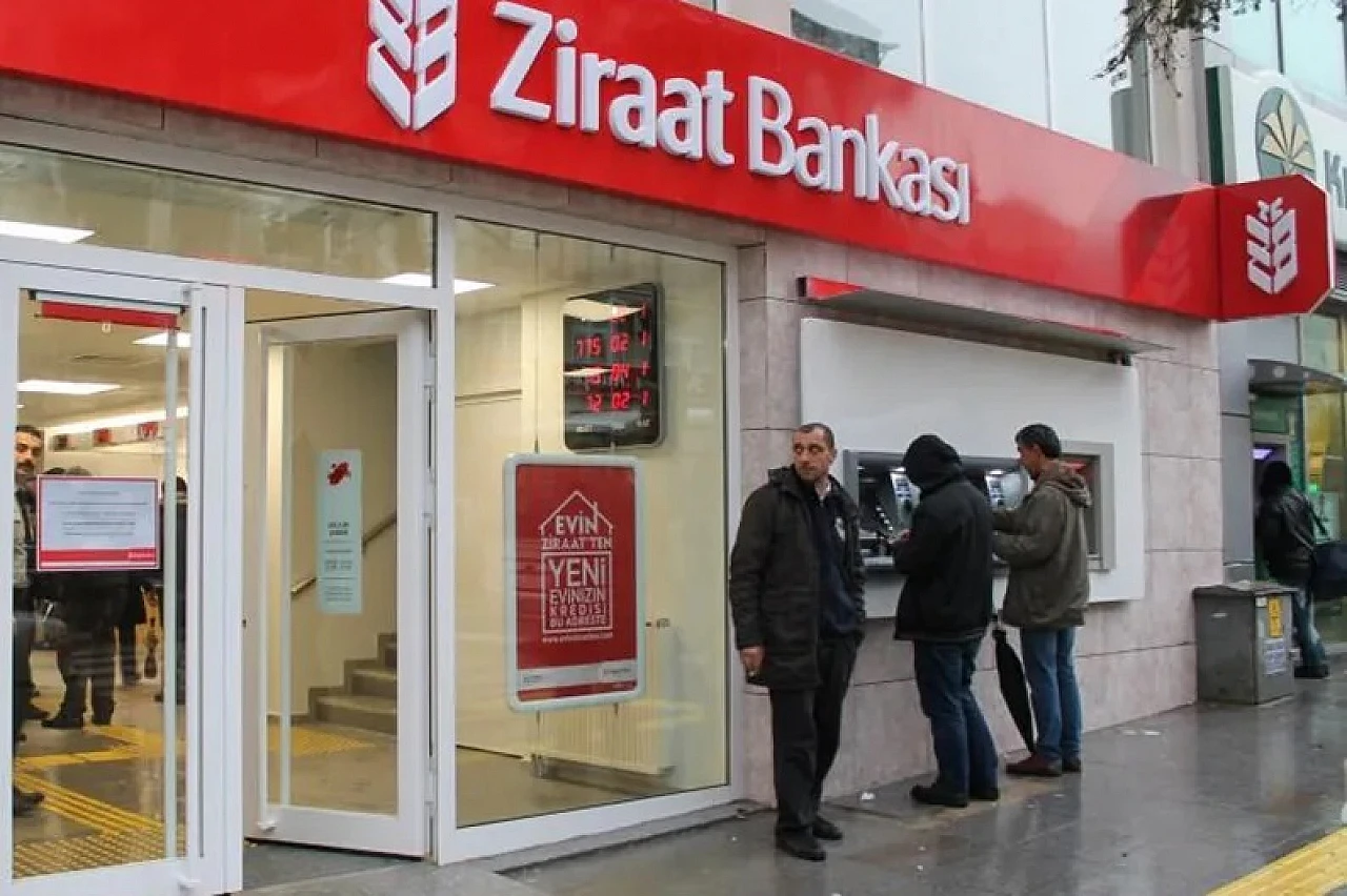 Купить турецкий банк. Зираат банк Турция. Банк Турции Ziraat Bankasi. Турецкие банки. Турецкий банк в Стамбуле.