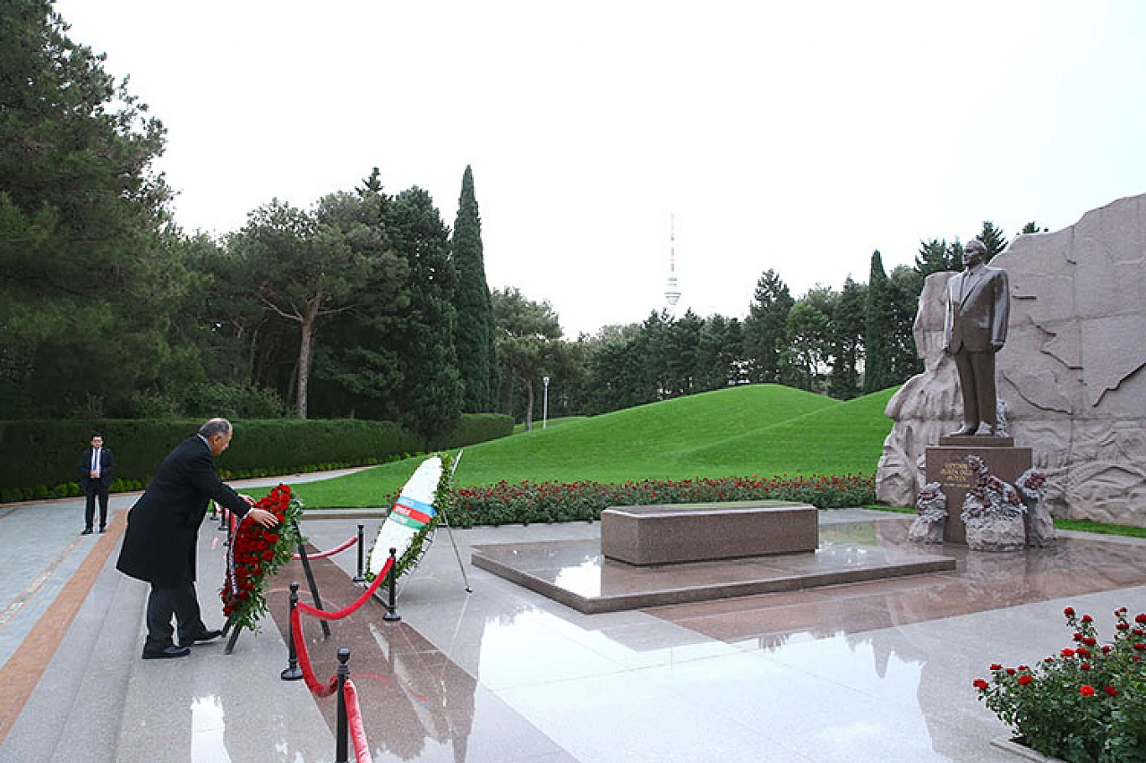 Bakan Özhaseki, 'ABD ve Avrupa sessiz, güçlü durmalıyız!'