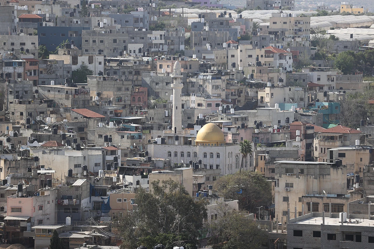 İsrail ordusu, Tulkerim'deki Nur Şems Kampı'na yönelik operasyonunu sürdürüyor