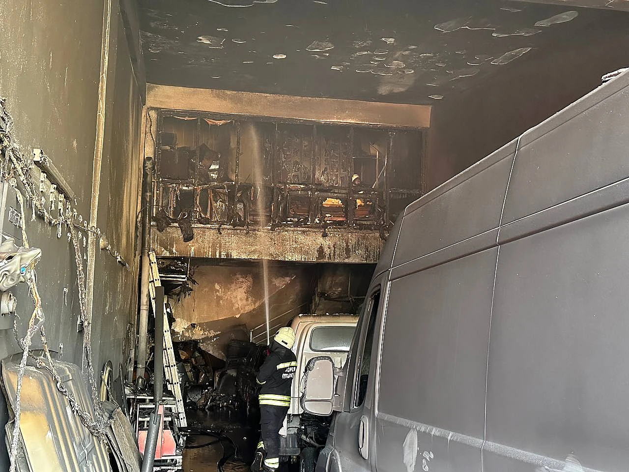 Konya itfaiyesinden yavru kedi operasyonu