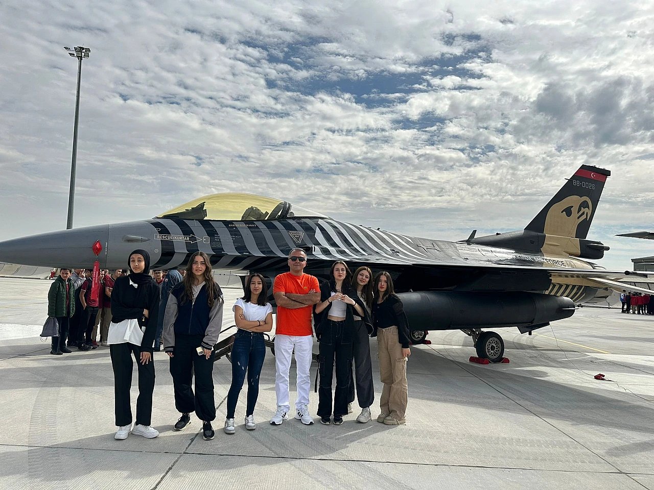 Cahit Zarifoğlu Anadolu Lisesi öğrencileri 3'üncü Ana Jet Üssü'nü