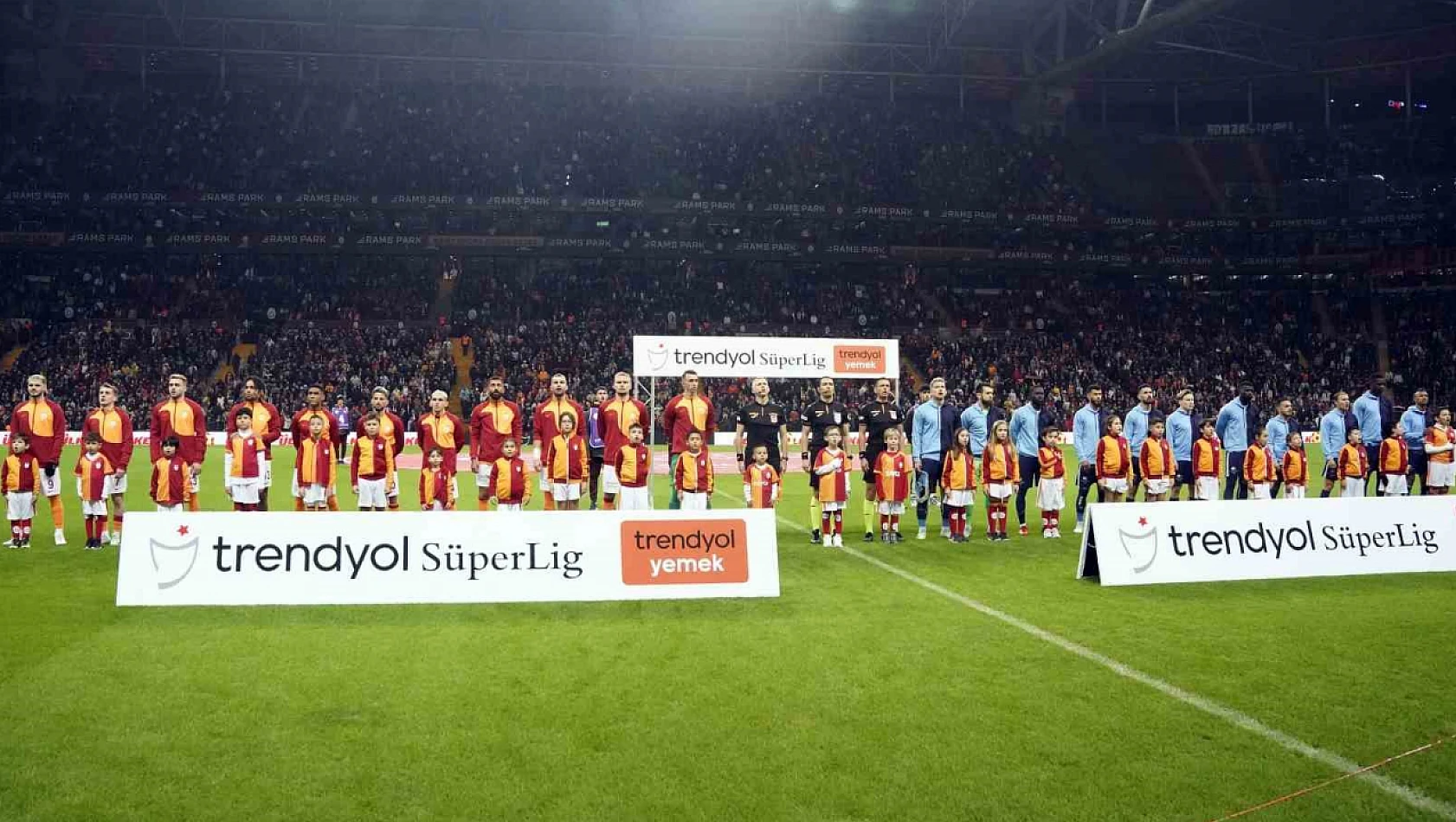 Adana Demirspor Galatasaray'ı konuk edecek
