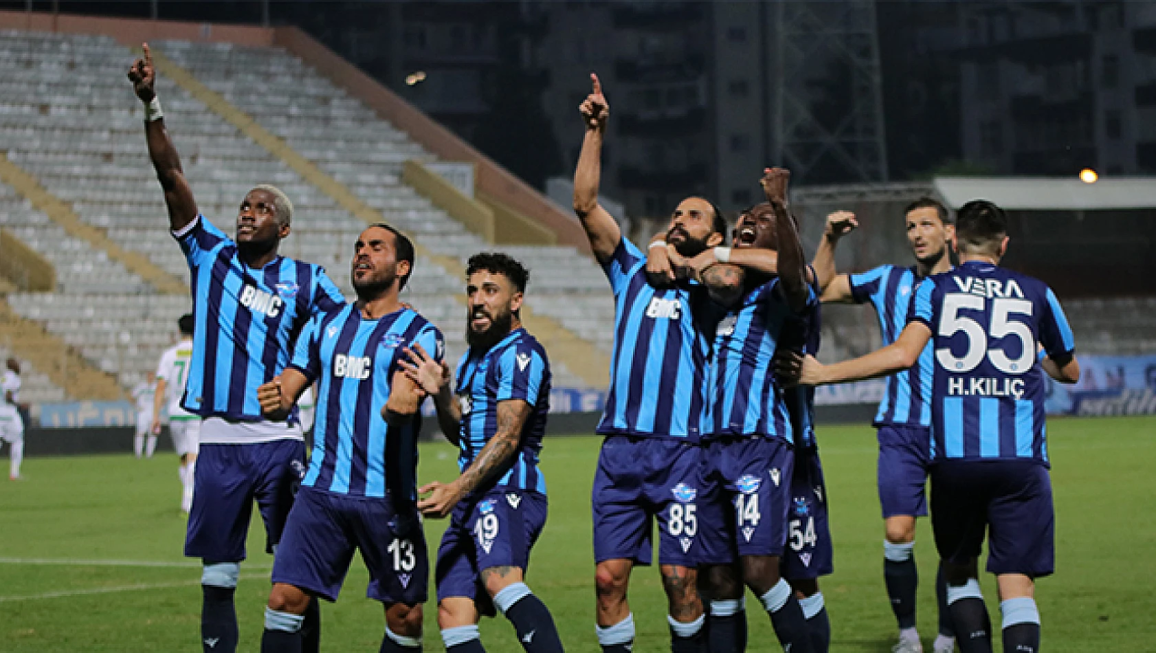 Adana Demirspor Roma ile yardım maçı düzenleyecek
