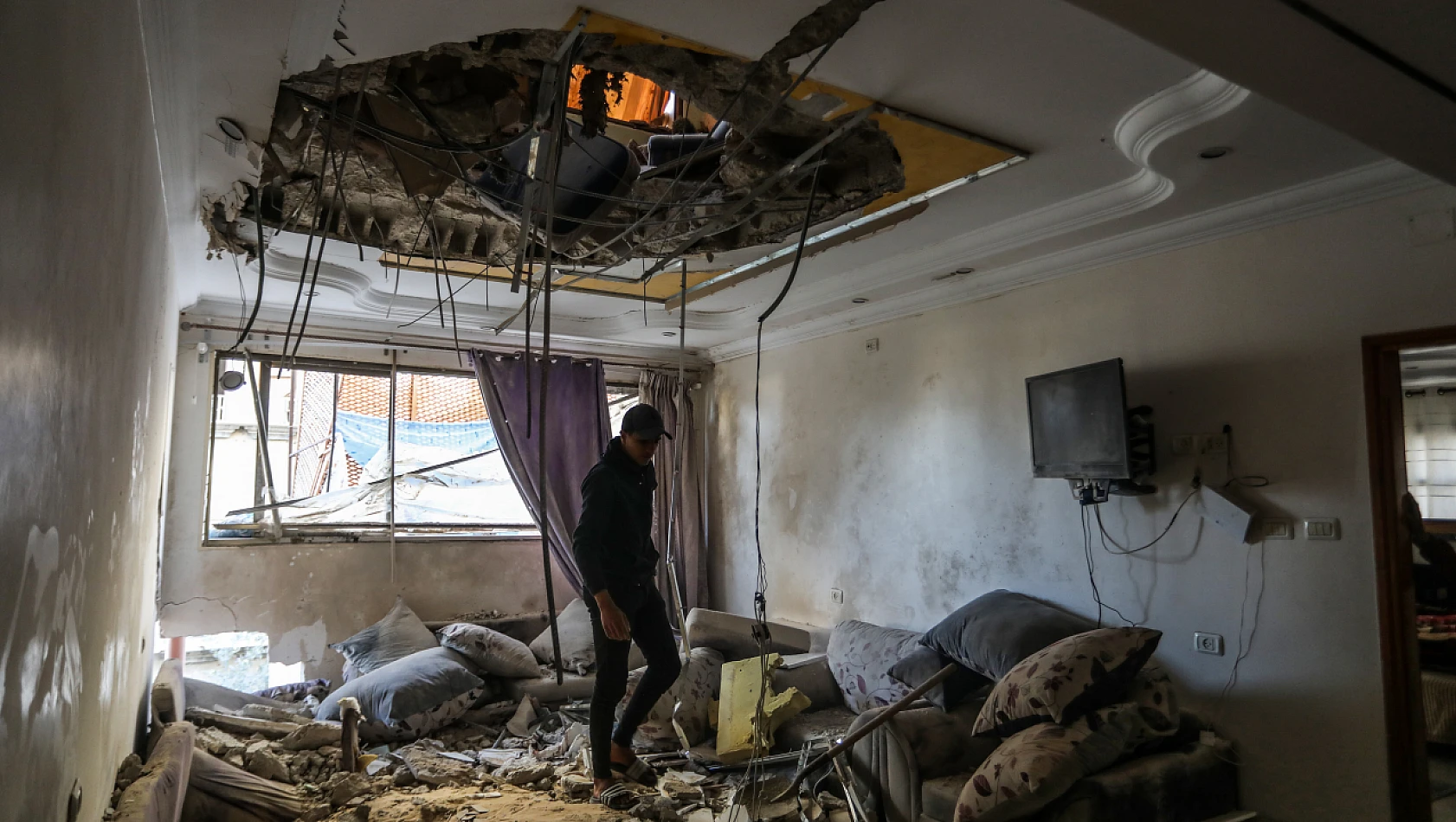 Gazze'de İsrail saldırısı: Refah Kenti binaları harabeye çevrildi