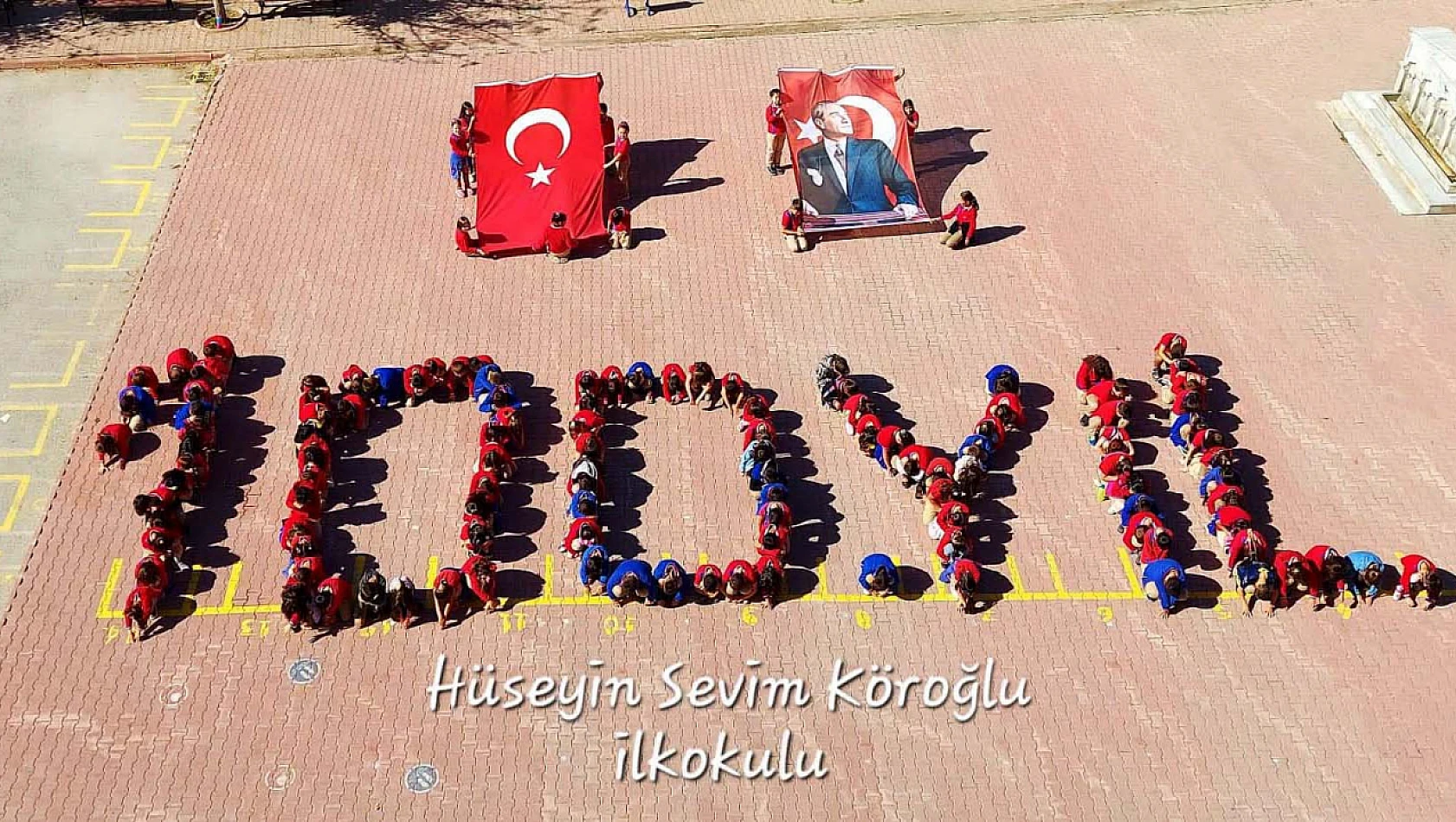 Hüseyin Sevim Köroğlu İlkokulu'nda Cumhuriyet coşkusu
