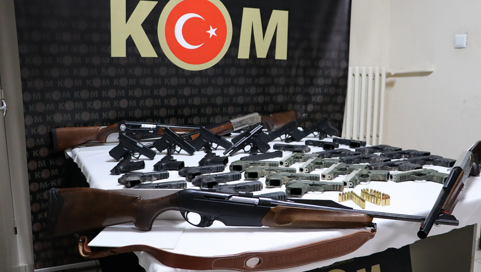 Karaman'da kaçak silah operasyonu: 4 tutuklama