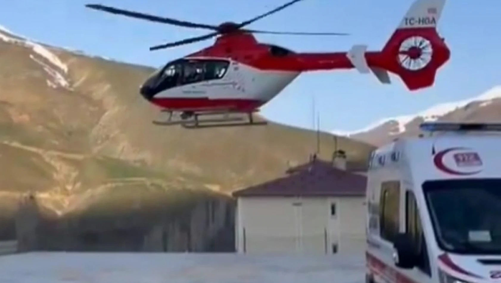 Karayolu kapalı olunca imdada helikopter ambulans koştu!