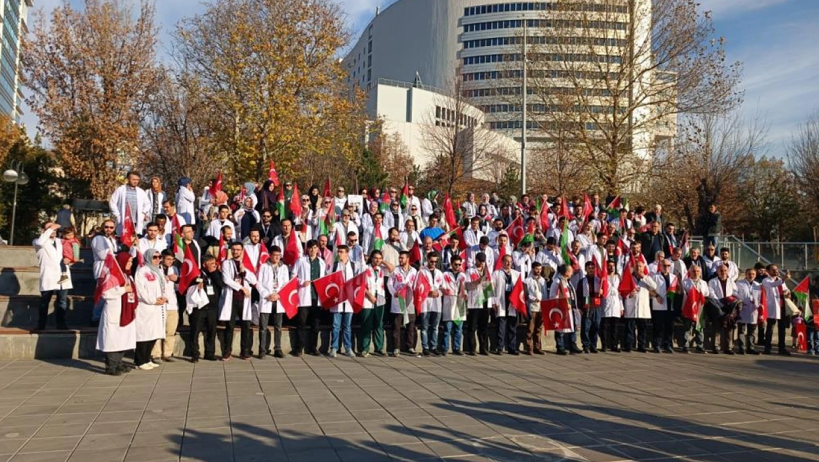Kayseri'de sağlık çalışanları Filistin için yürüdü