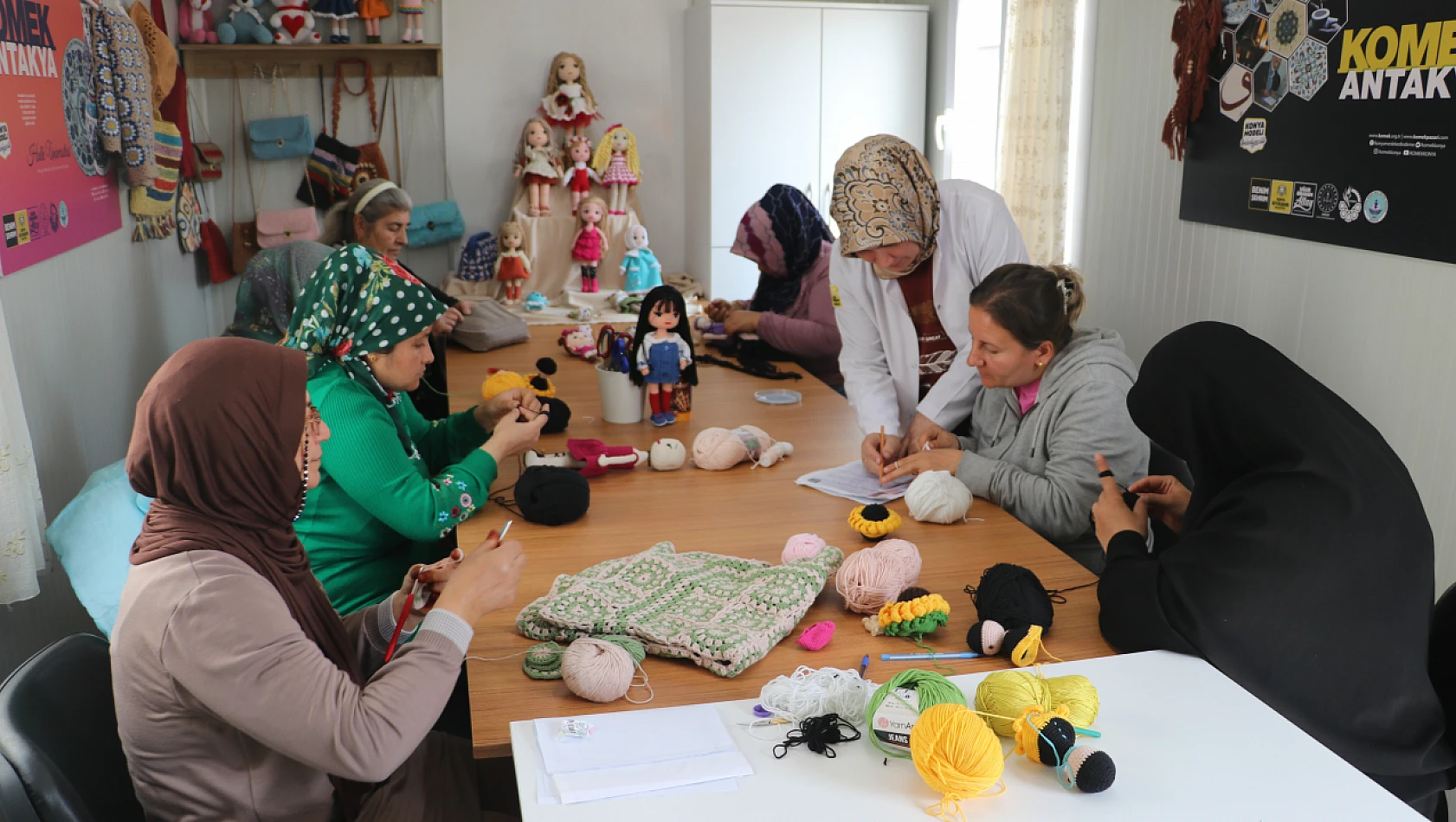 Konya Büyükşehir KOMEK'le Hatay'da kadınları meslekle tanıştırıyor!