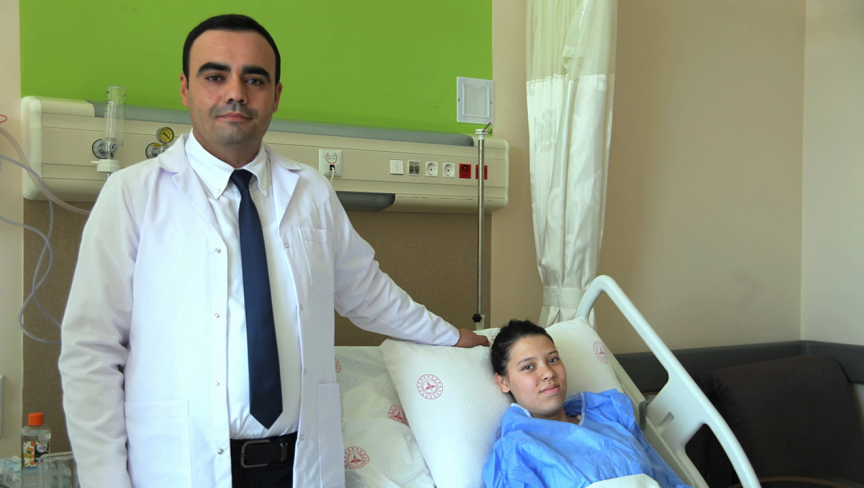 Konya'da 14 yaşındaki çocuğun kamburu ameliyatla düzeltildi