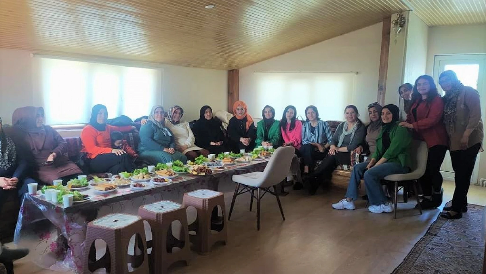 Konya'da depremzede kadınlar için moral etkinliği düzenlendi